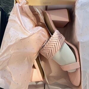 BCBGeneration Dilly Healed Sandle Chintz Rose Size 11 - Slip On